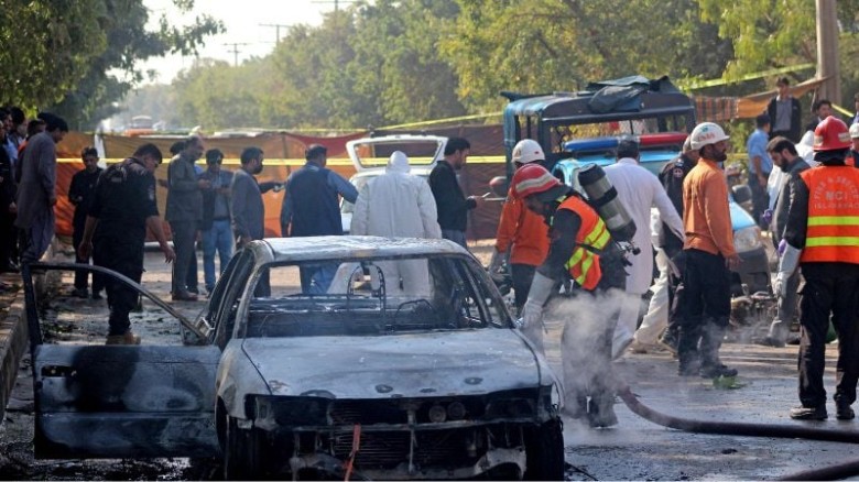 পাকিস্তানে আত্মঘাতী বোমা বিস্ফোরণে নিহত ১২