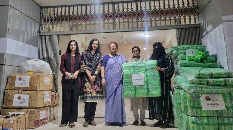 জবির ছাত্রী হলে ছাত্রদলের পাঠানো উপহারে যা আছে