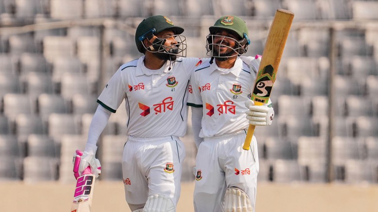 অপরাজিত মুশফিকের সেঞ্চুরীতে ৫০৯ রানের লিড বাংলাদেশের