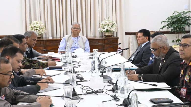 আইনশৃঙ্খলা পরিস্থিতি যেকোনো মূল্যে ঠিক রাখতে হবে: প্রধান উপদেষ্টা